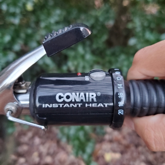 Conair Instant Heat Black Curling Iron| Great Condition & Barely Used - Picture 4 of 8